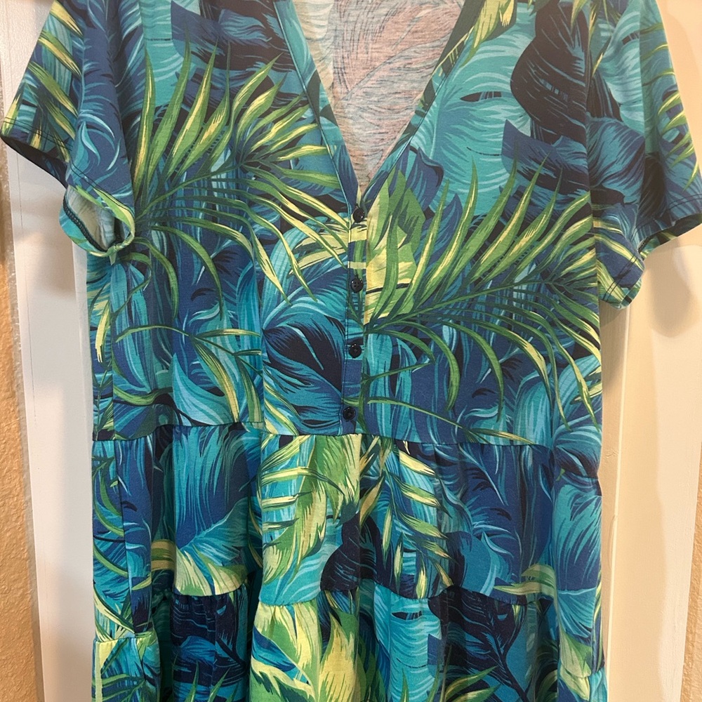 Tropical Leaf Print V-Neck Button top in Teal & Green by DG 2
